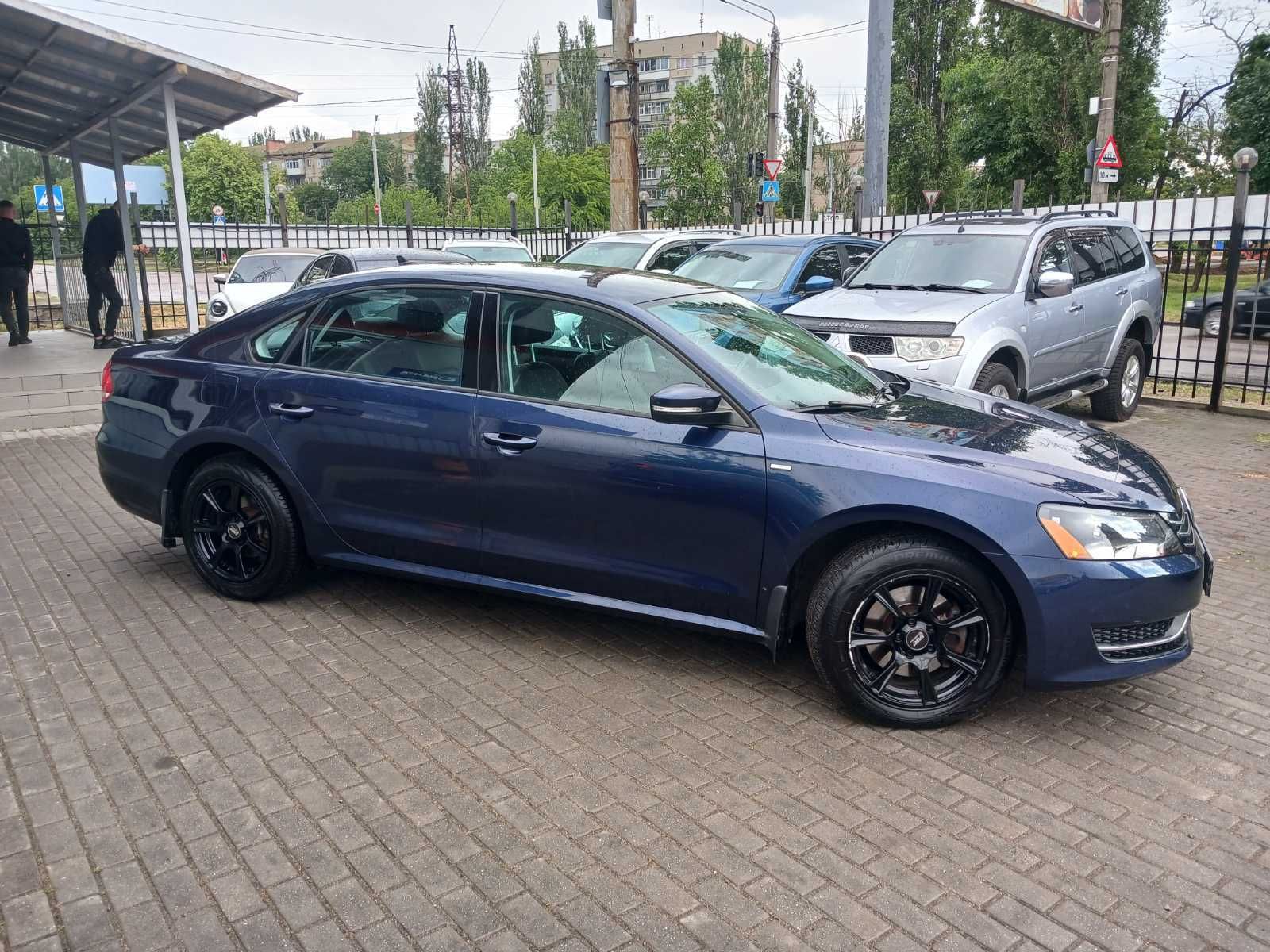 Volkswagen Passat 2014 року 1,8 л./бензин