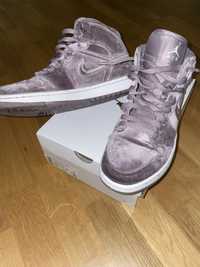 Nike Jordan 1 Mid