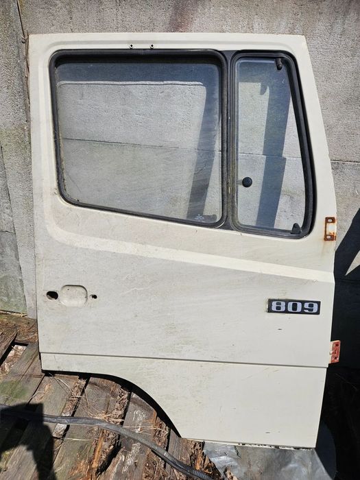 Mercedes 809 814 817 drzwi prawe