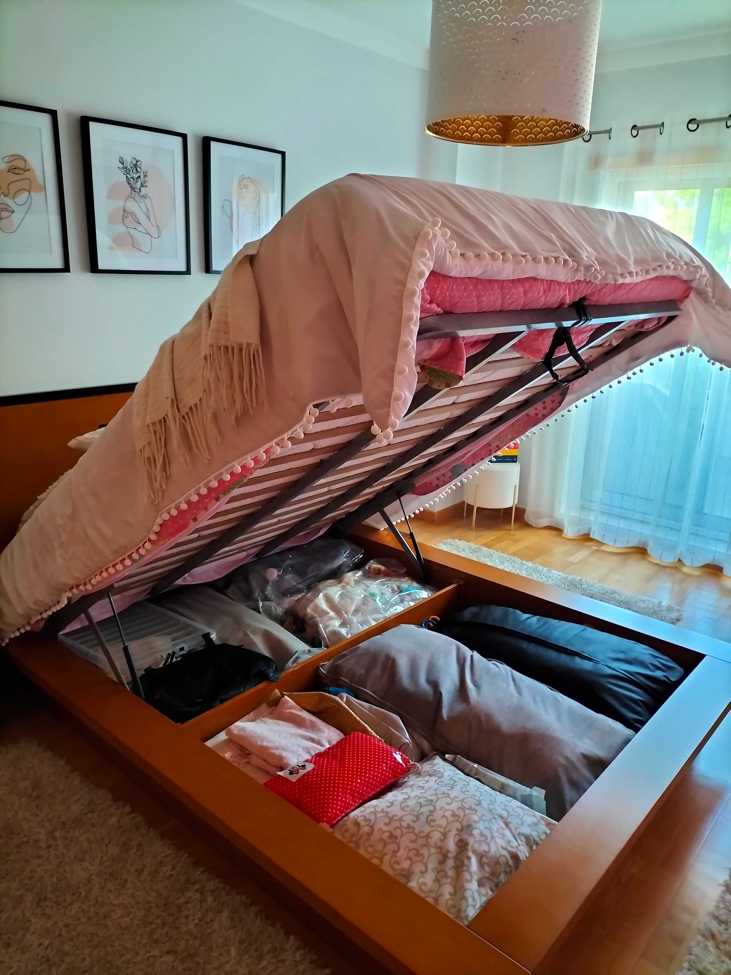 Cama de casal com colchão incluído