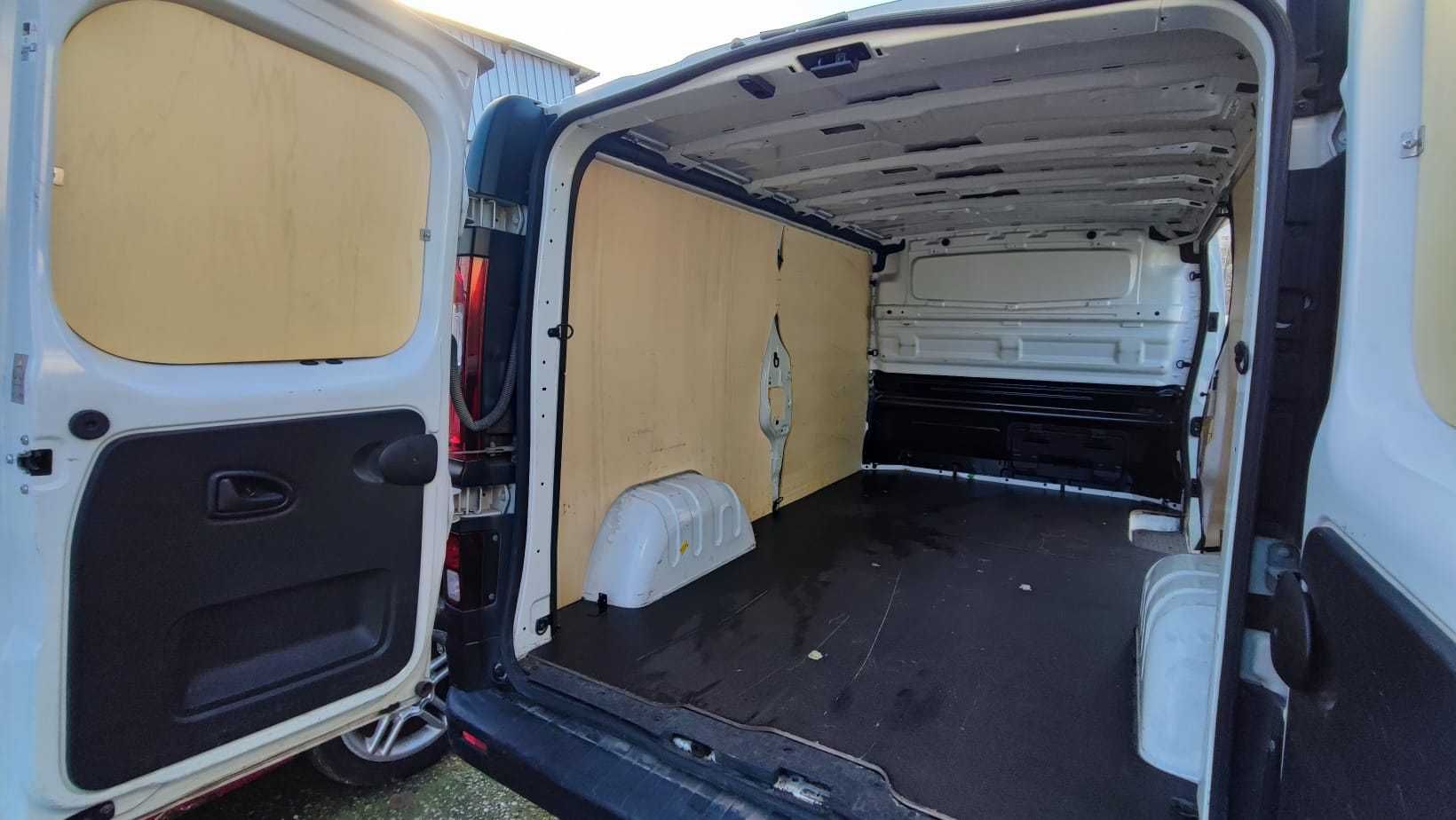 Renault Trafic 2.0DCI L2H1 c/extras