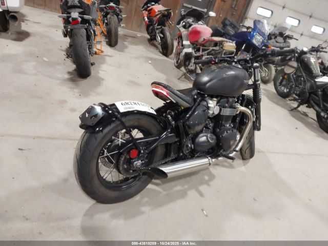Triumph Motorcycle Bonneville Bobber 2022