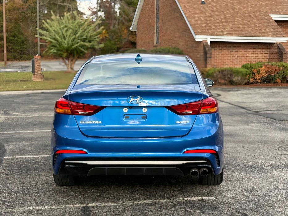 Hyundai Elantra      2018