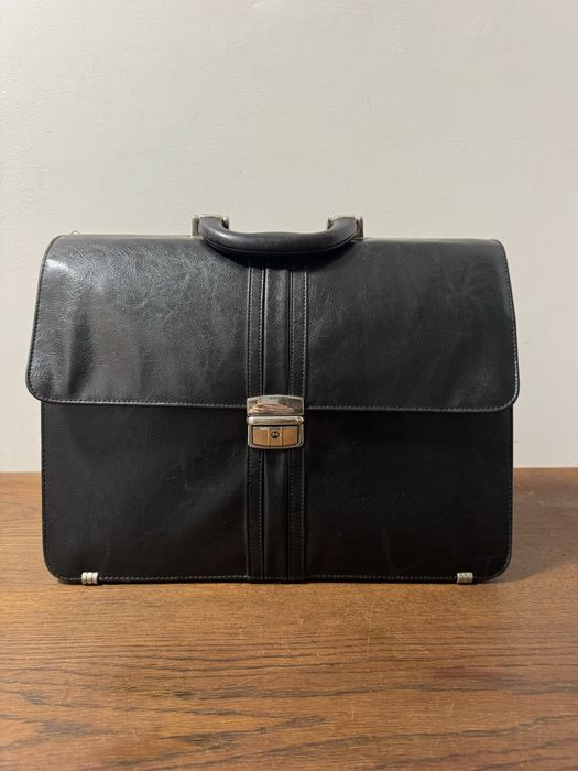 Aktówka w stanie bardzo dobrym polecam!!!