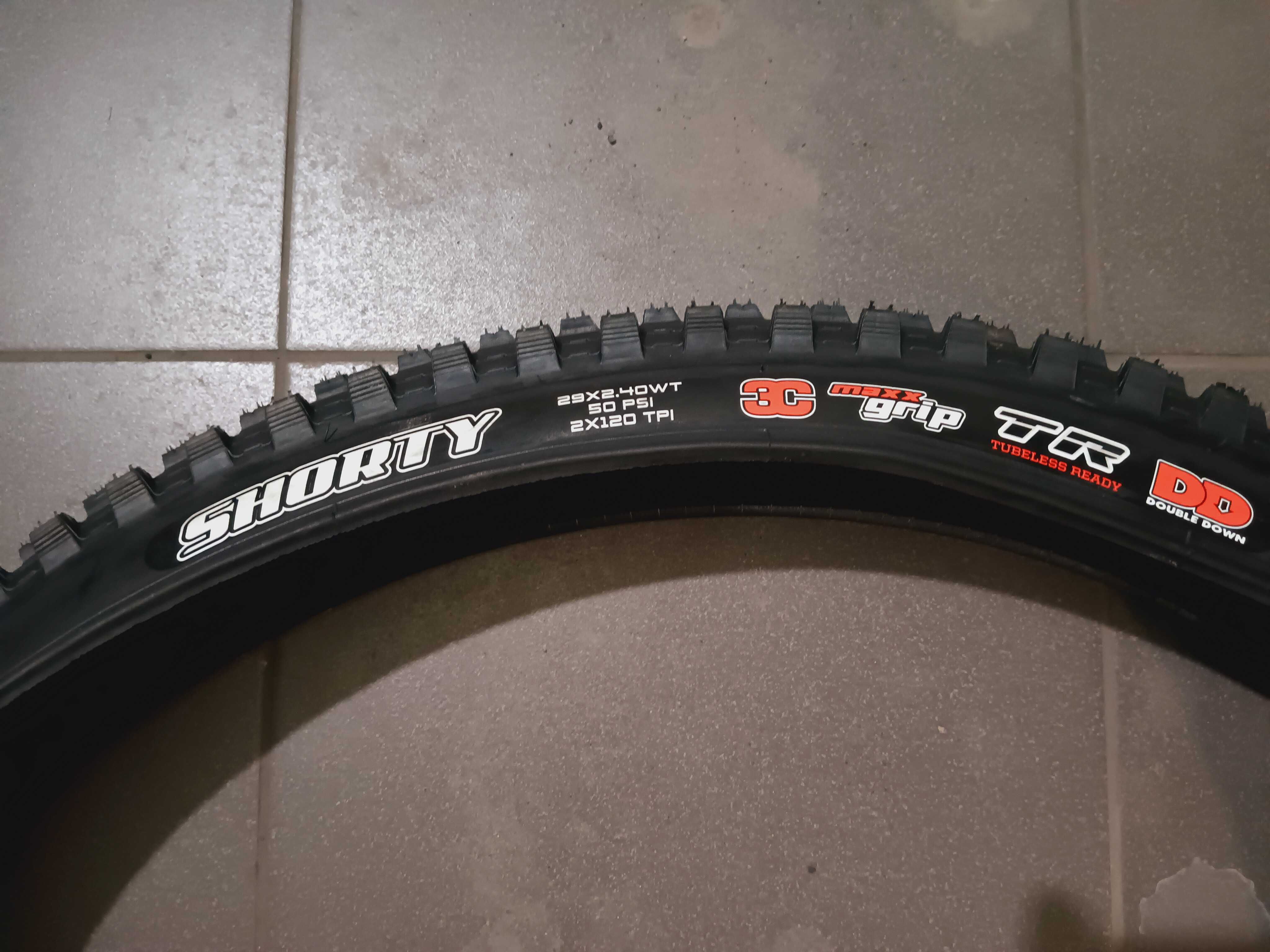 Opona Maxxis Shorty 29x2,40WT 50PSI 2x120TPI 3C MaxxGrip TR  DD