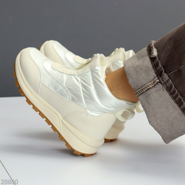 Жіночі Зимові черевики дутики в кольорах