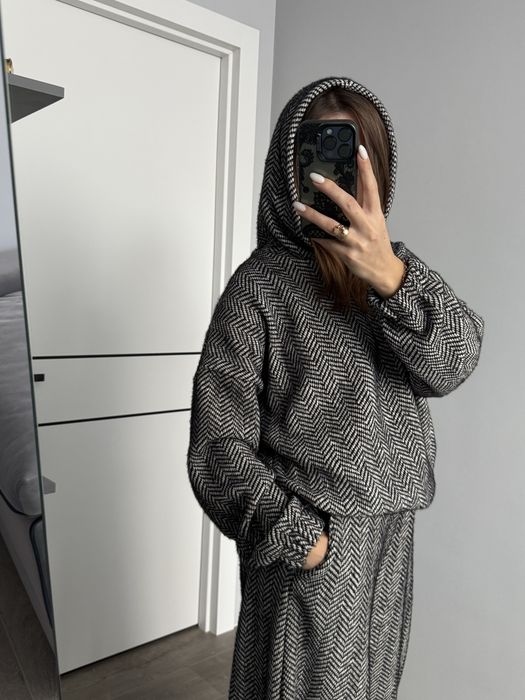 Жіночий теплий костюм вільного крою