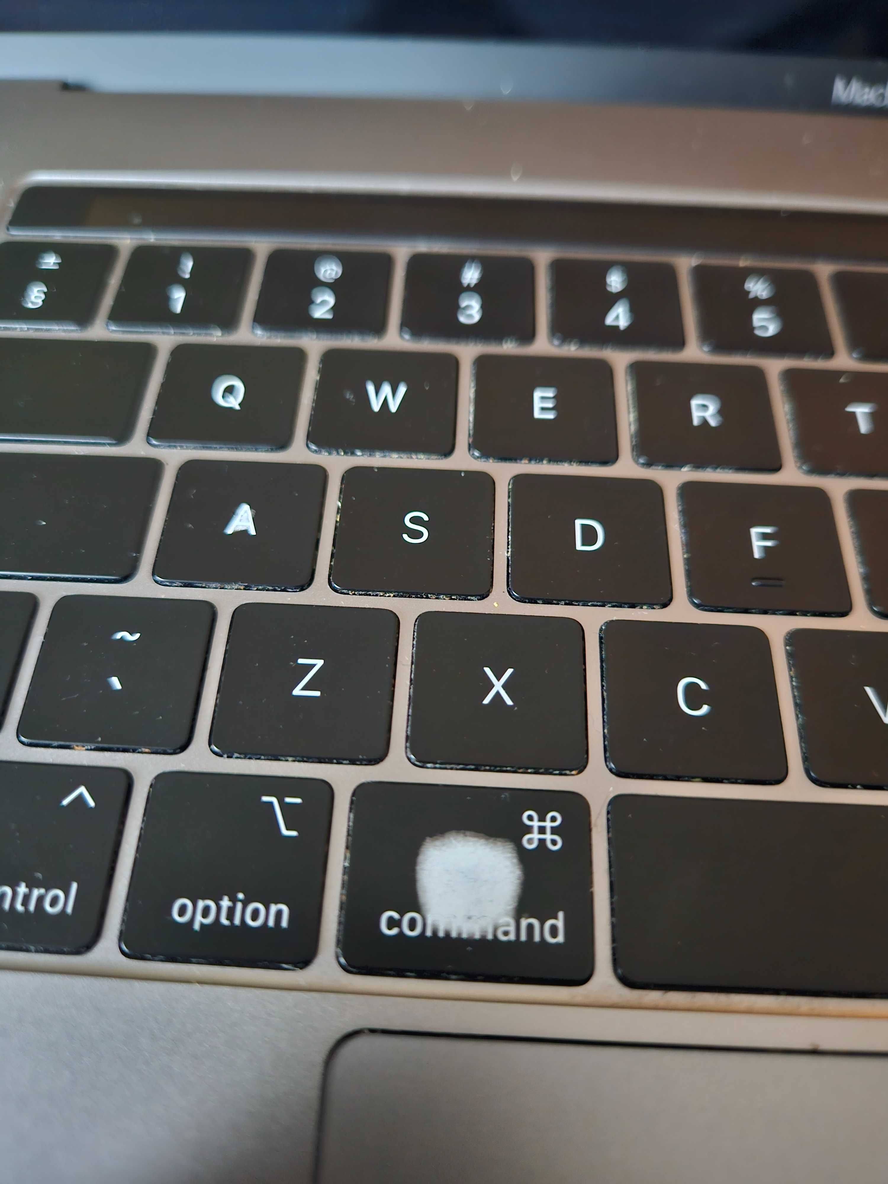 MacBook Pro 2018 QWERTY A1990 15" 16GB Intel i7 1000GB SSD