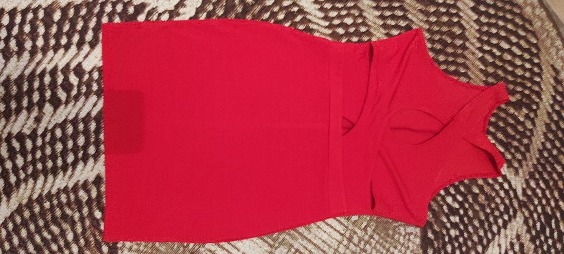 Sukienka w kolorze czerwonym w rozmiarze 38