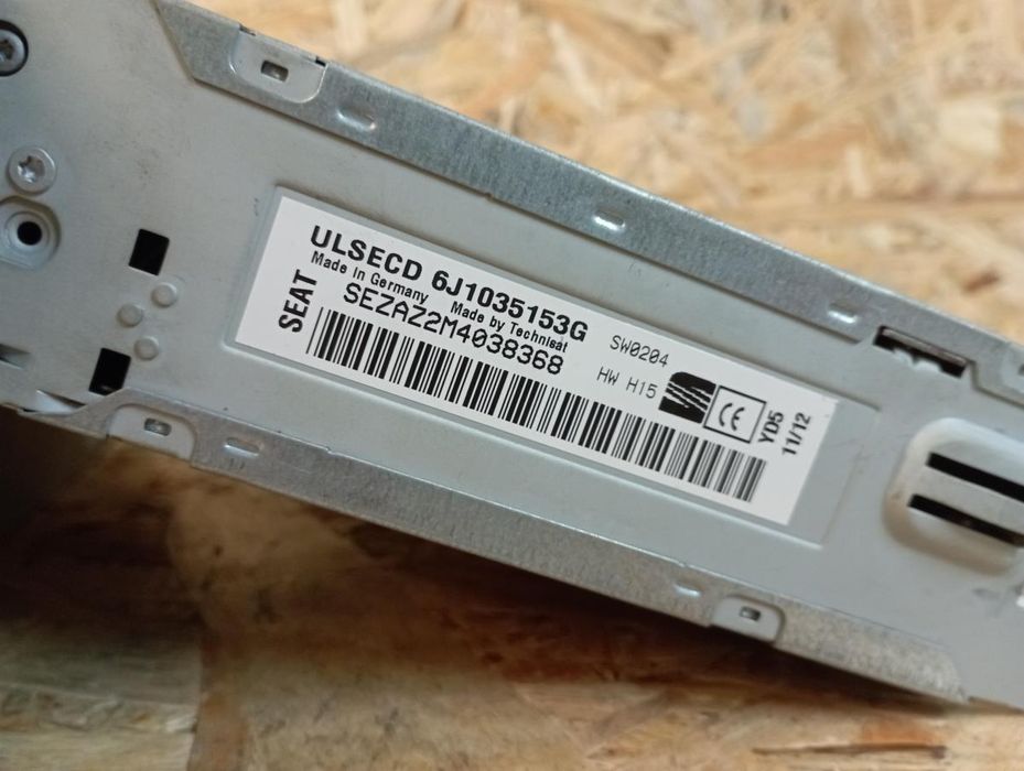 Rádio / auto-rádio SEAT Ibiza IV (6J5, 6P1)