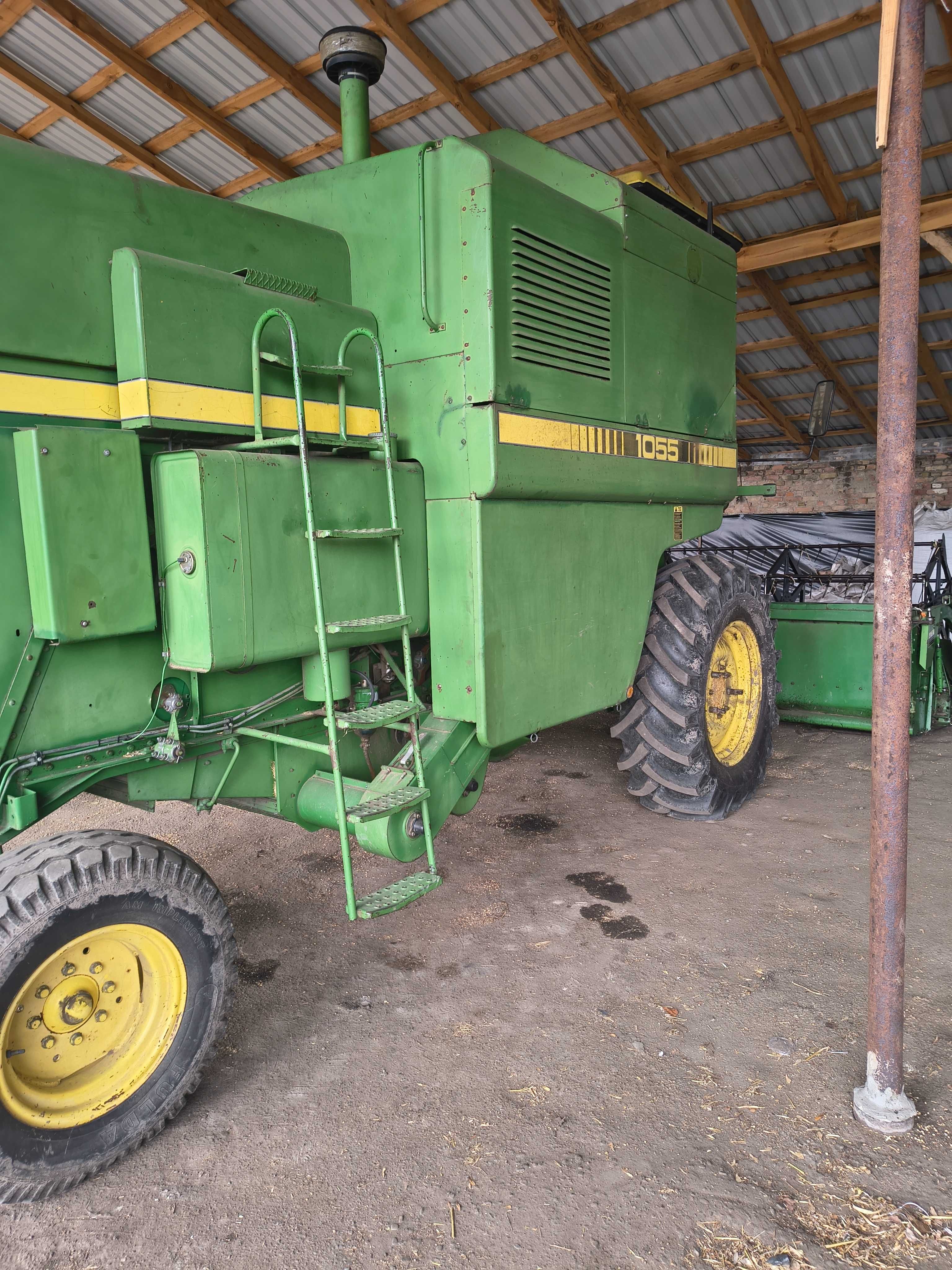 Комбайн John Deere Джон дір 1055