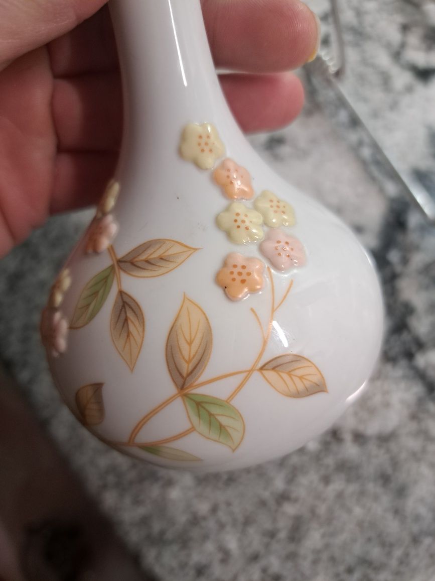 Wazon kwiatuszki porcelana