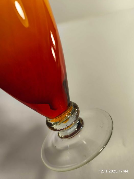 Wazon szklany ognisty huta Staszic Ząbkowice proj L Fiedorowicz