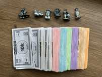 Monopoly figurki i pieniądze