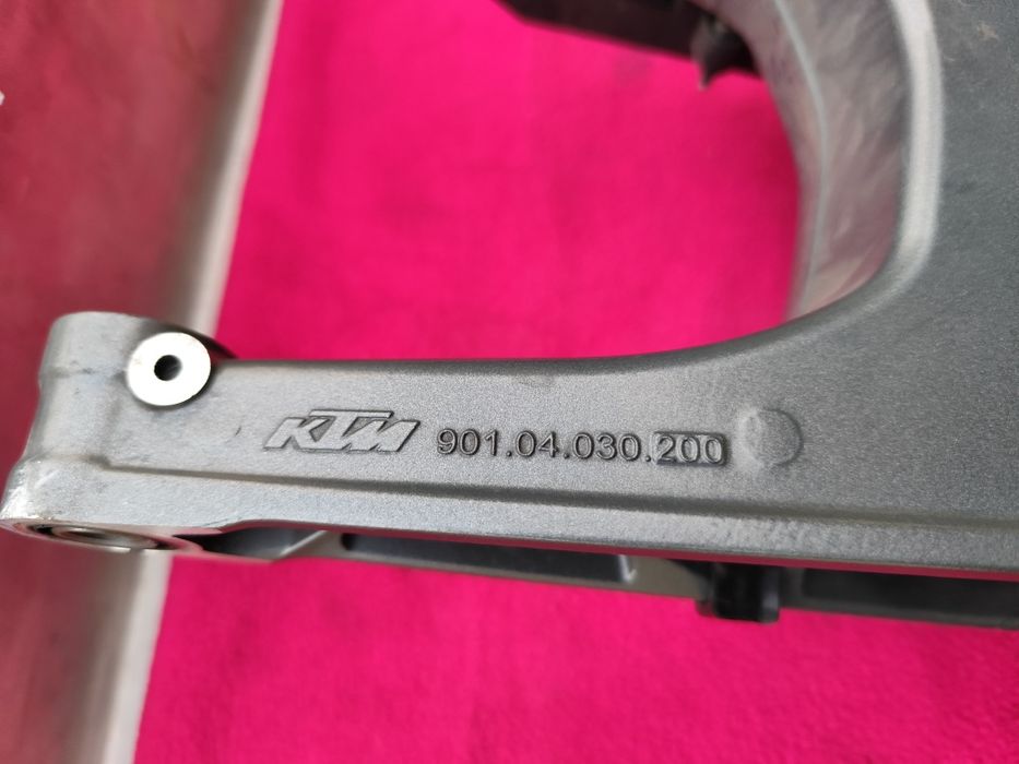 Wahacz naciągi łańcucha oś tylna KTM RC 125/200/390 Duke