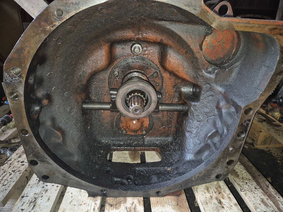 Skrzynia pośrednia mtz 82