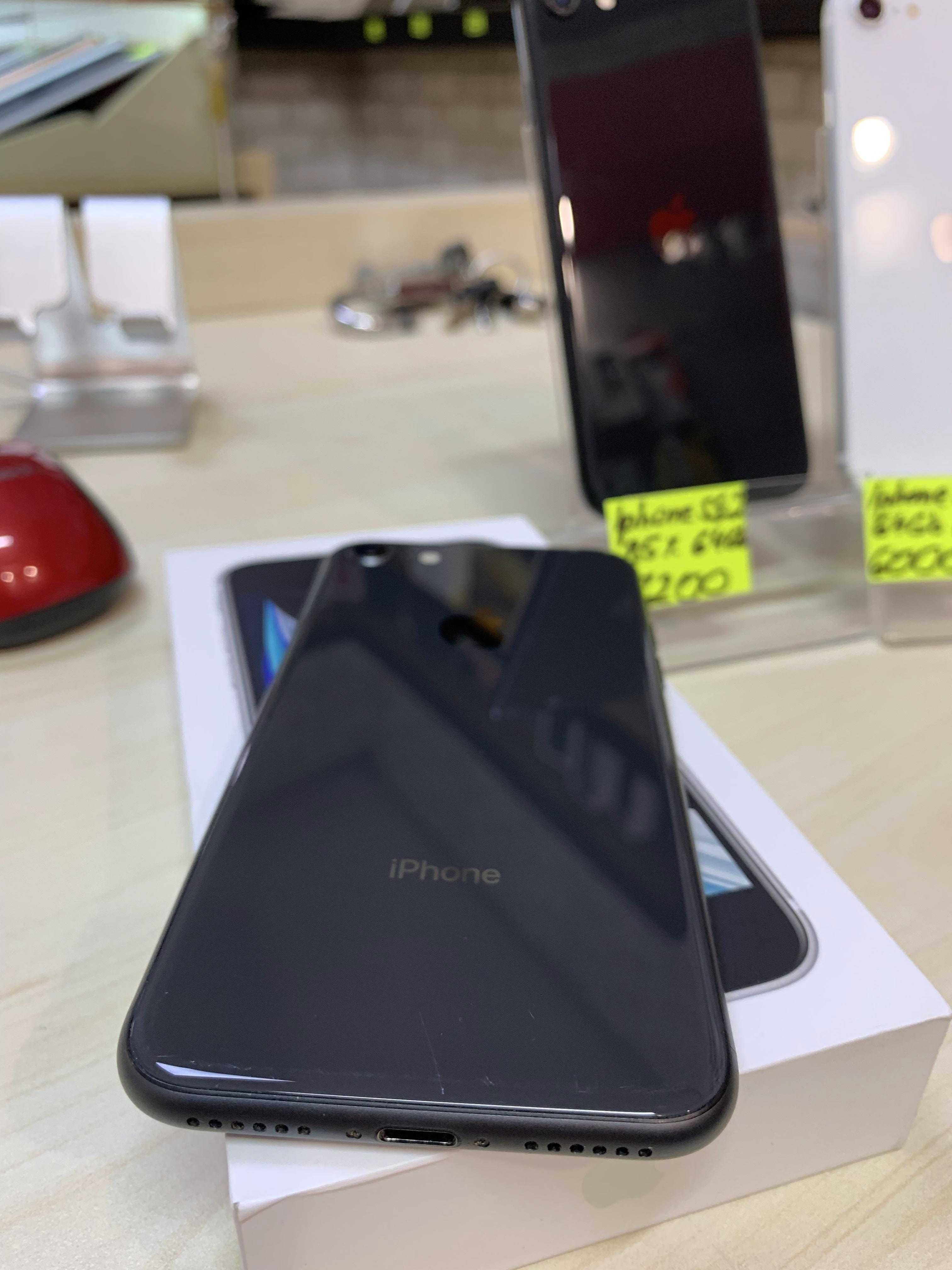 Iphone 8 64gb black+чохол зп