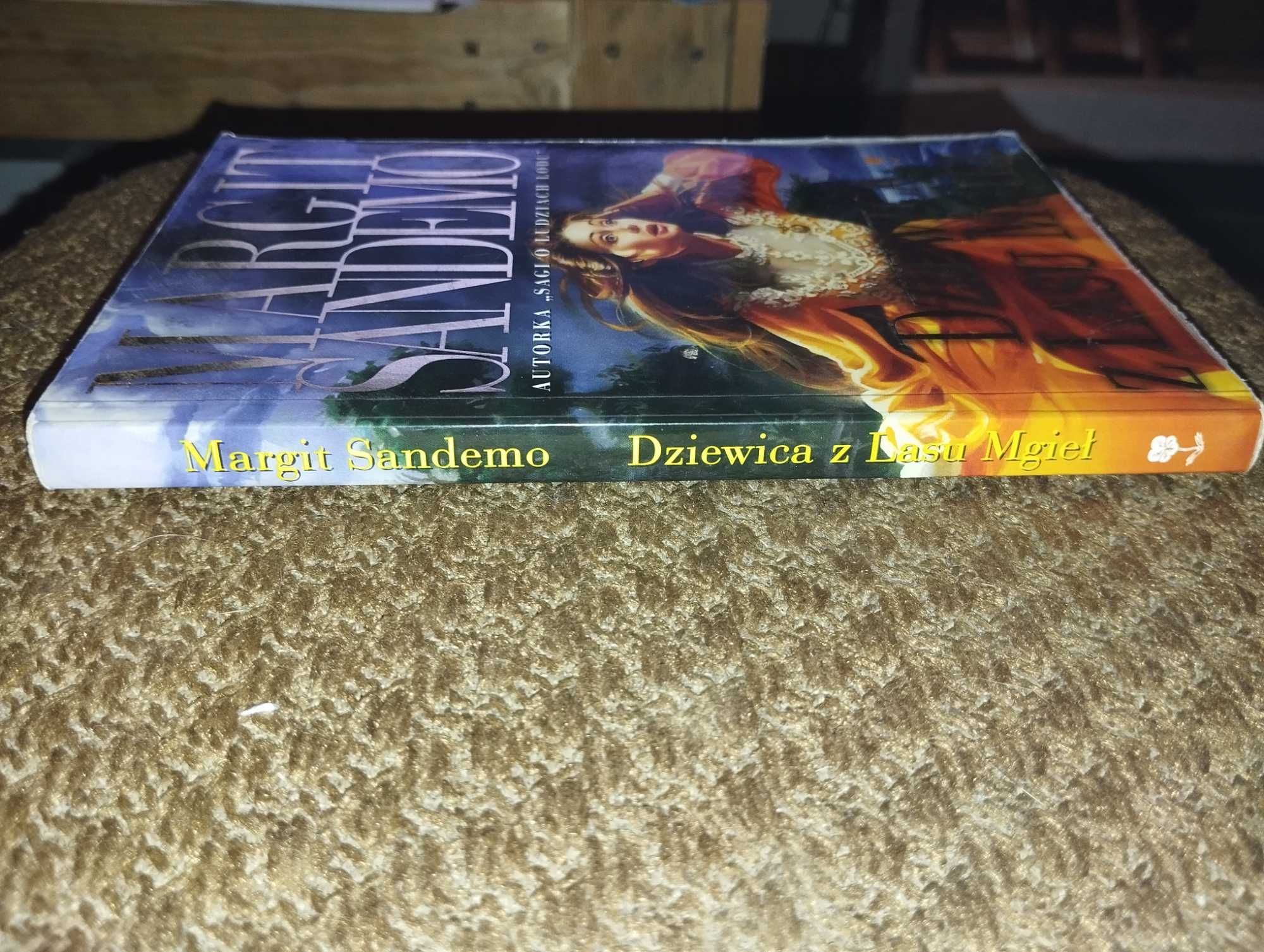 Dziewica z lasu mgieł - Margit Sandemo