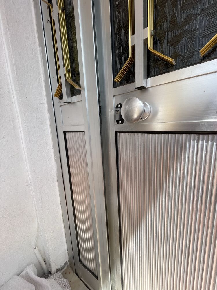 2 Portas NOVAS.