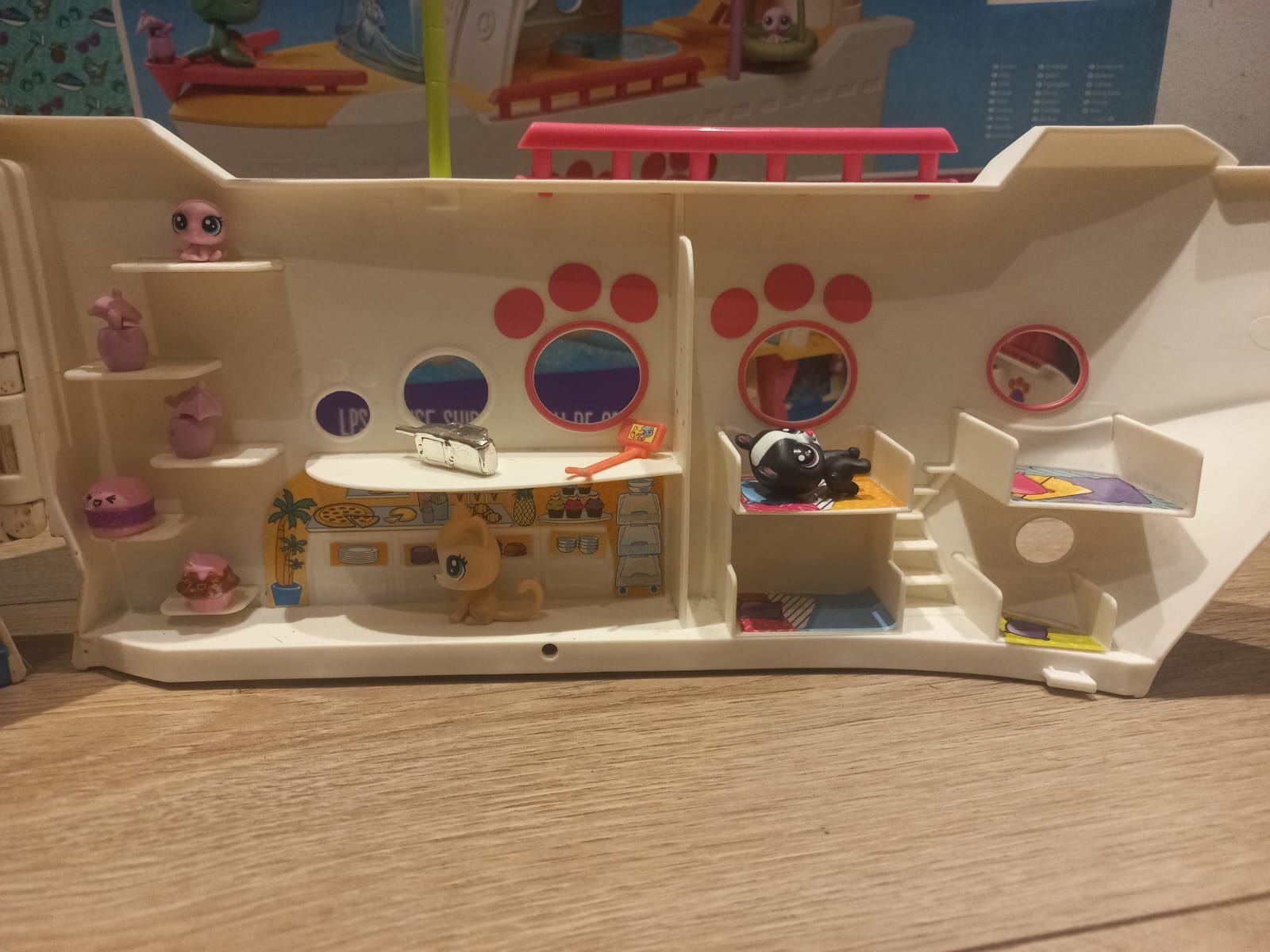 Littlest pet shop statek stan idealny 70 zł