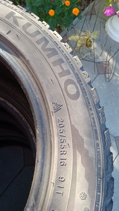 Продам комплект шин 205/55r16