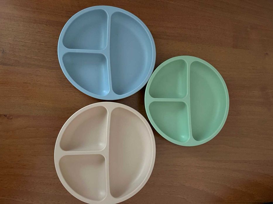 Силіконова тарілка з трьома секціями від бренду Pandaear.