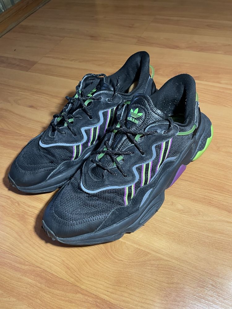 Кроссовки Adidas OzWeego