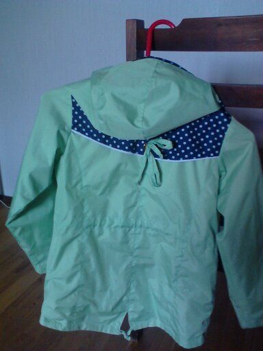 Куртка- ветровка для девочки
