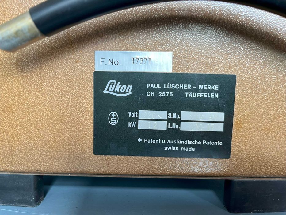 Piec gastronomiczny do podtrzymania gorących posiłków.