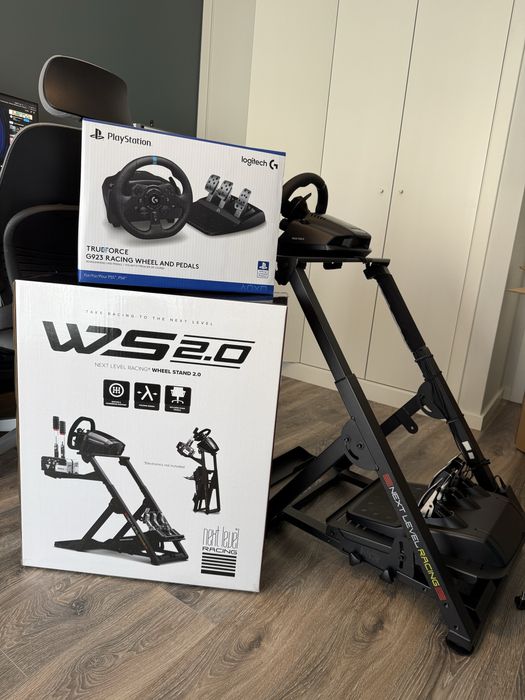Volante Logitech 923 + Racing Wheel Stand 2.0
