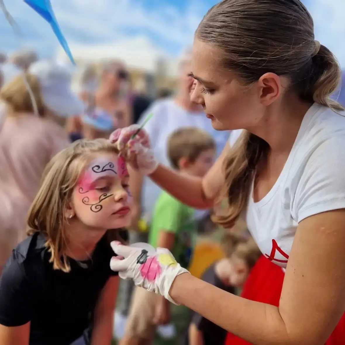 Animacje Animatorka WATA CUKROWA POPCORN Urodziny Wesela Facepainting