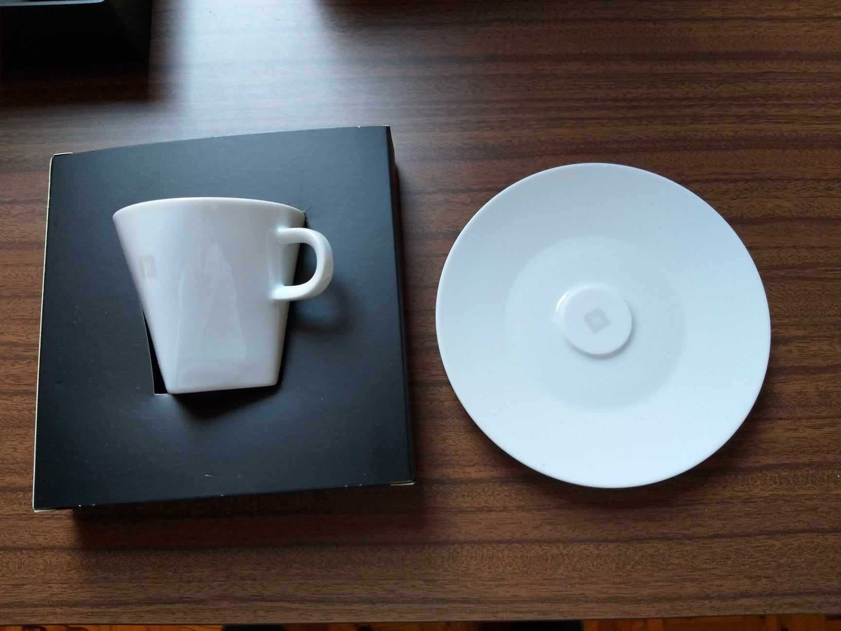 Conjunto Chávena e pires Nespresso Pure Lungo