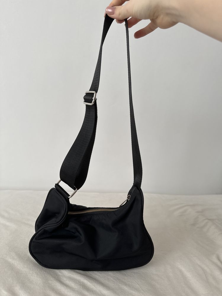 Чорна сумка stradivarius