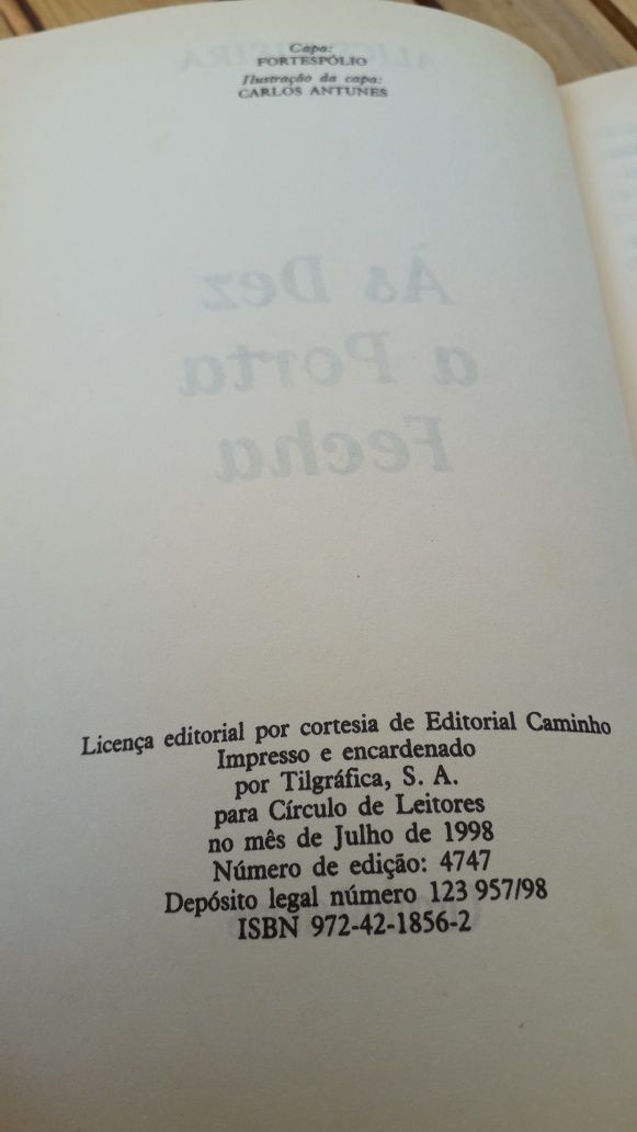 Às dez a porta fecha - Alice Vieira - edição n.° 4747 de julho de 1998