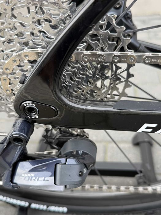 Rower Factor OSTRO GRAVEL Gloss UD r.52