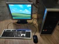 Zestaw komputer stacjonarny, monitor, mysz, klawiatura, WinXP