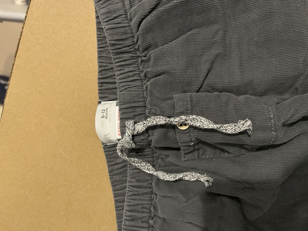 Spodnie sztruksowe Zara