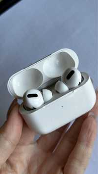 Apple AirPods Pro with MagSafe Charging Case навушники ейрподс