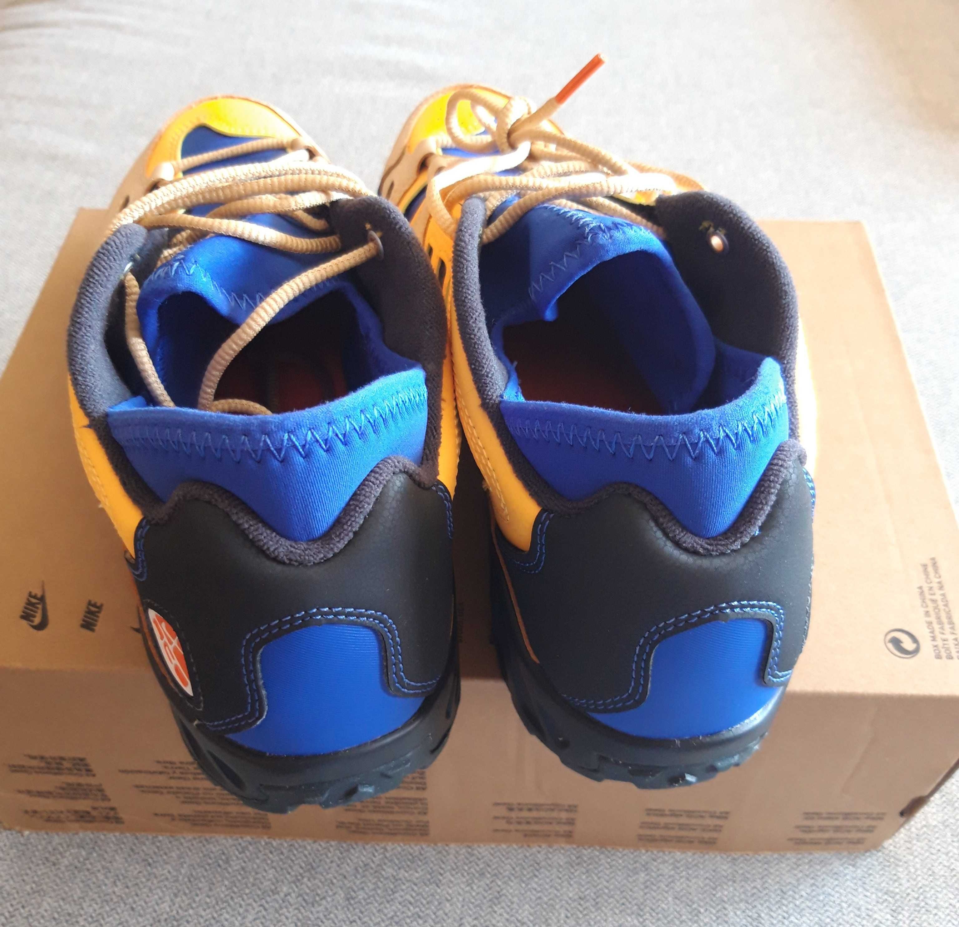 Sapatilhas, Sapatos caminhada, trekking NIKE - Artigo NOVO.