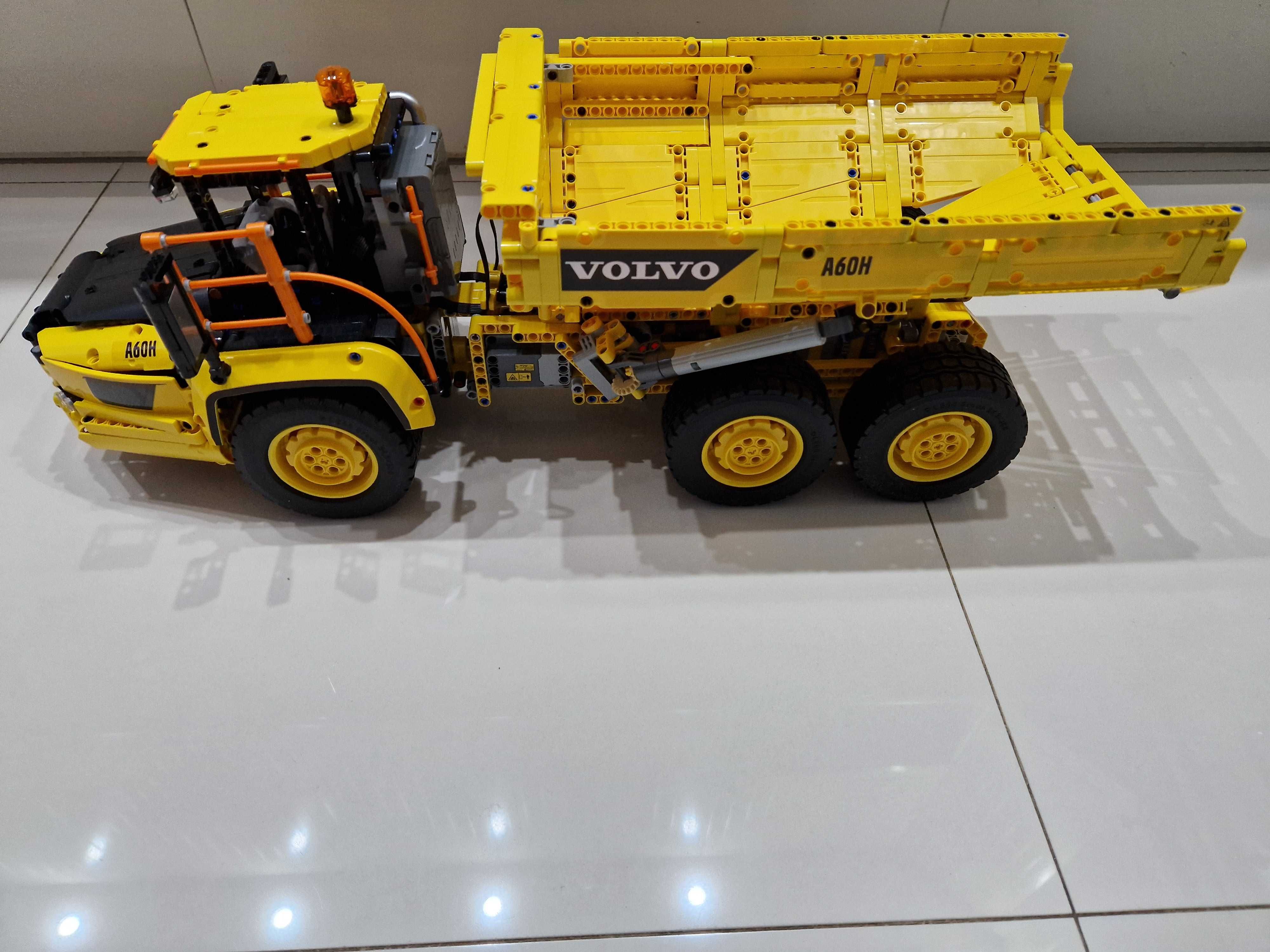 LEGO Technic Wozidło przegubowe Volvo 6x6 42114