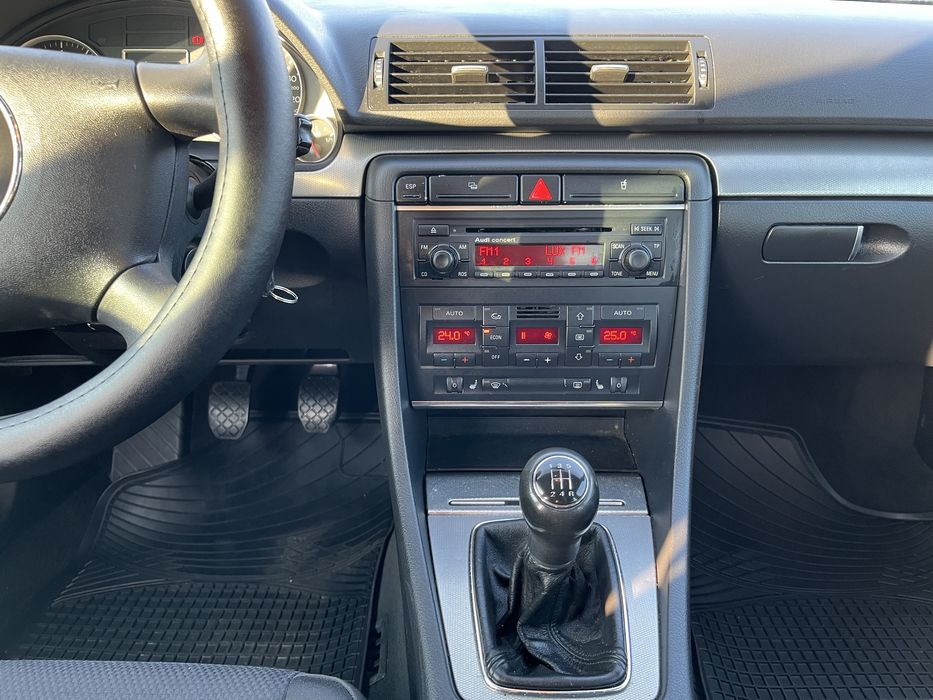 Audi A4 1.6 бензин