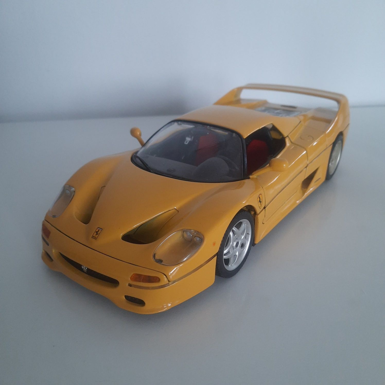 Ferrari f50 żółty bburago 1:18