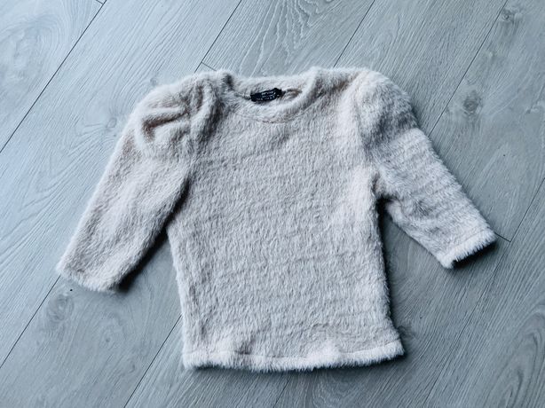 Piękny puszysty sweterk Bershka cielisty z bufkami XS