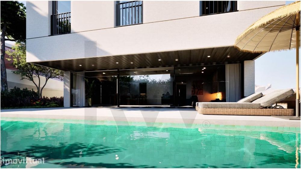 Terreno com Licença de Construção de Moradia Moderna com Acabamentos d