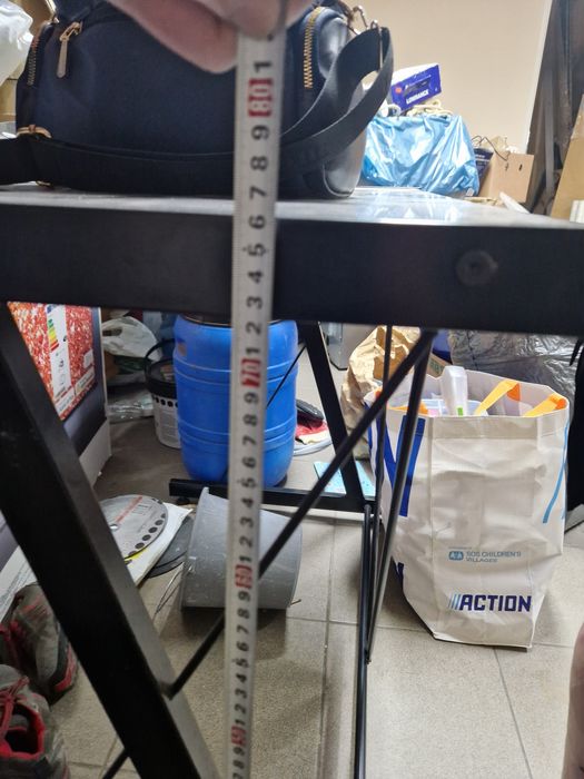 Biurko metalowe  z  szklanym blatem