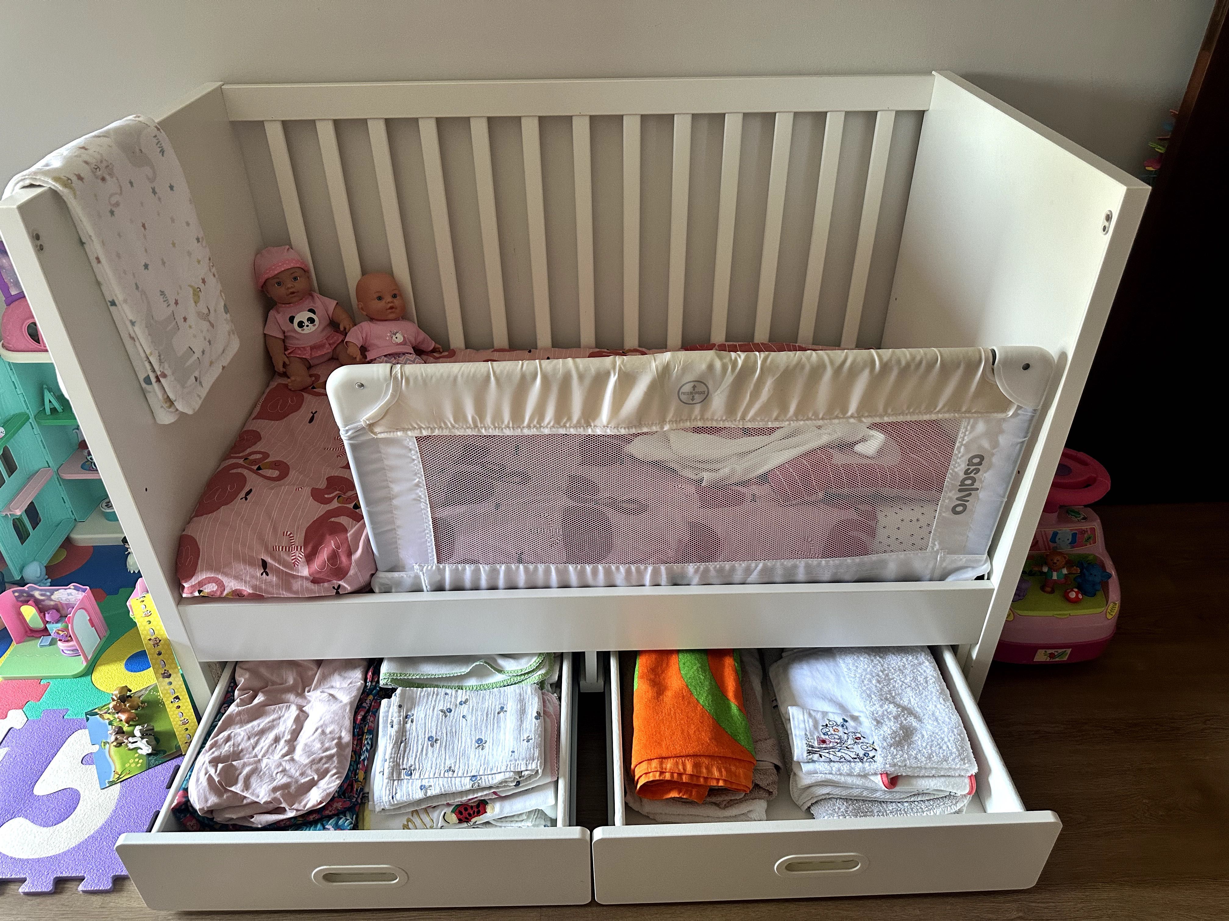 Berço IKEA com arrumação