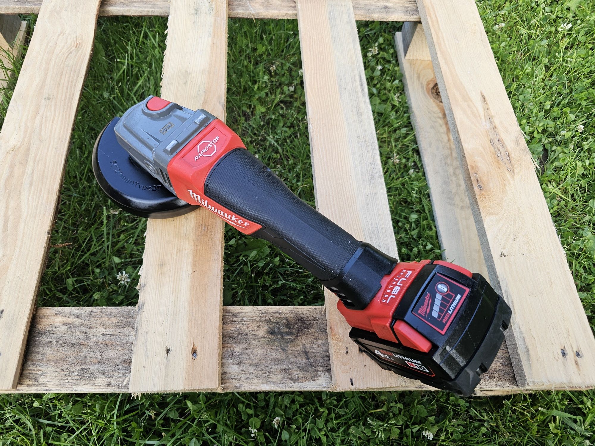 szlifierka kątowa MILWAUKEE M18 CAG125XPDB + aku 4Ah stan BDB