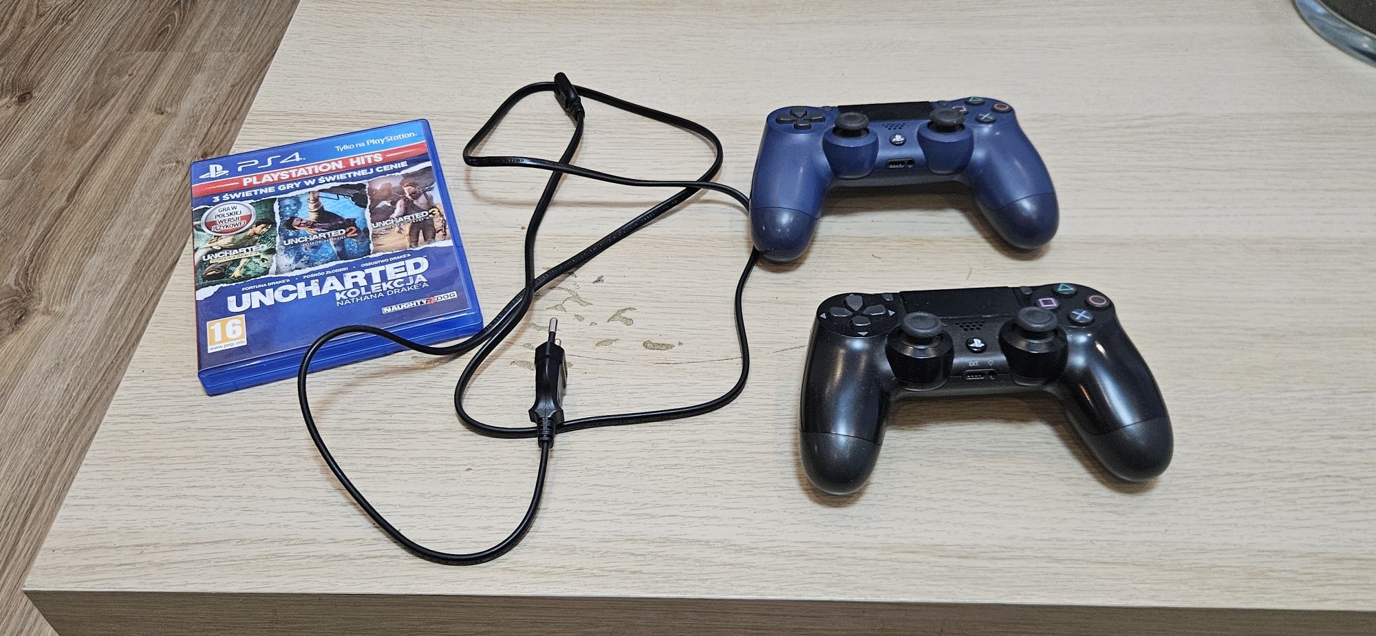 Sprzedam konsole ps4 pro