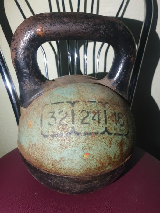 Продам гирю 8.12.16.кг.в робочому стані