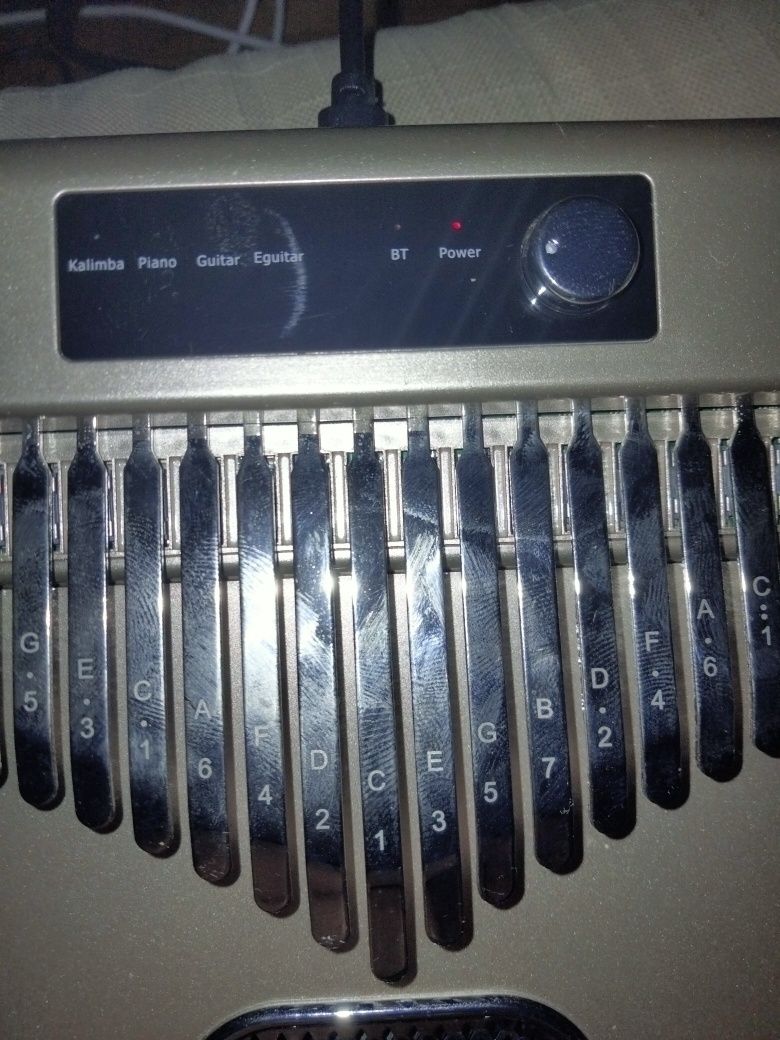 Kalimba electrónica de 17 chaves